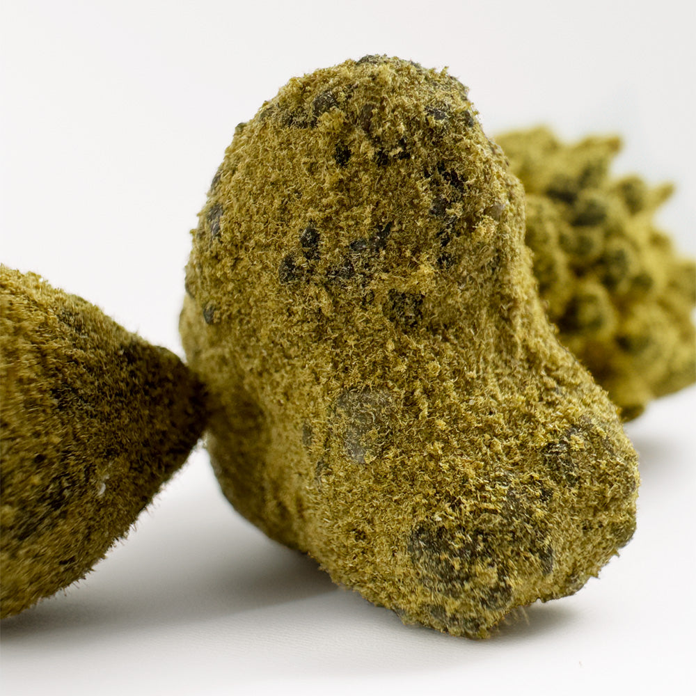 Zoom sur un morceau de CBD Moonrock